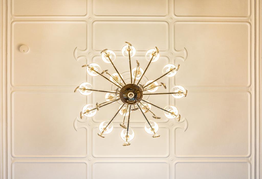 The Royal Ii - R.q.c. *